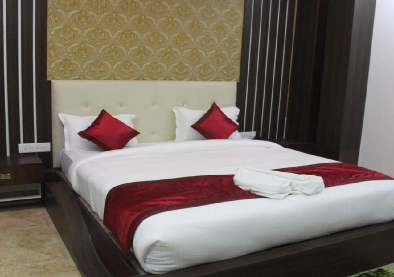 Purnia Hotel Golden Tulip מראה חיצוני תמונה